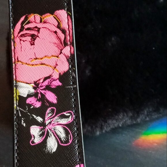 💗Victoria’s Secret Faux Fur Stud Large Wristlet/Clutch Handbag w/Floral Strap💗 - Picture 9 of 15